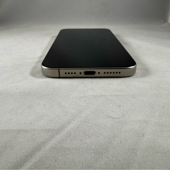 Apple iPhone 15 Pro Max - 512 GB - Natural Titanium (Unlocked) - Picture 8 of 12